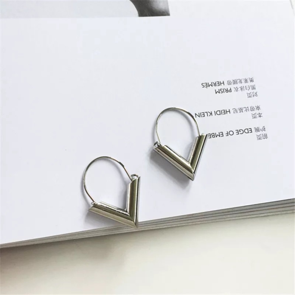 Set of 2 gold and Silver  Triangle Earring - Picture 5 of 6